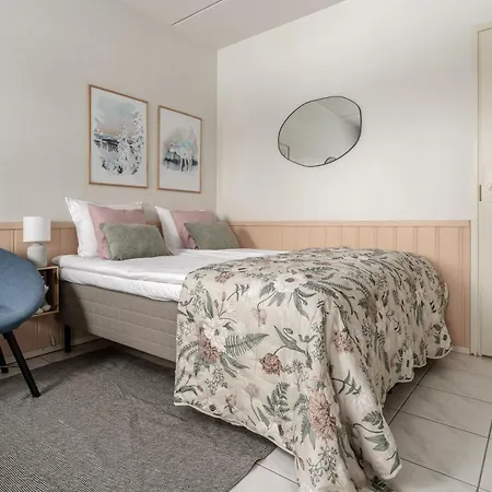 Cozy With Sauna, Near Center Apartamento Levi