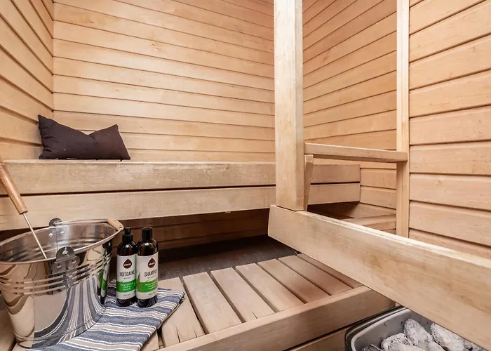 Cozy With Sauna, Near Center Apartamento *